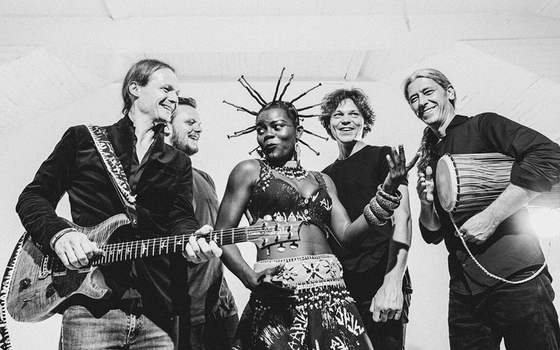 Wiyaala и The Yaga Yagas