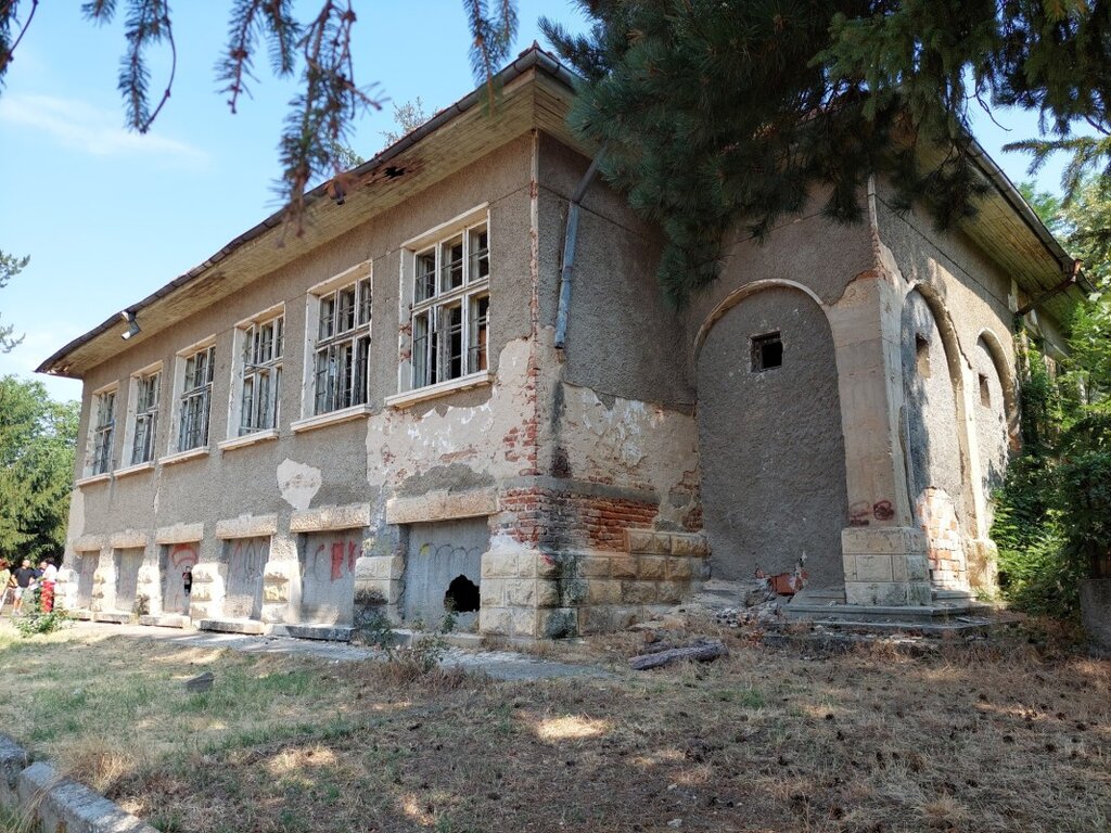 Изграждат нов социален център