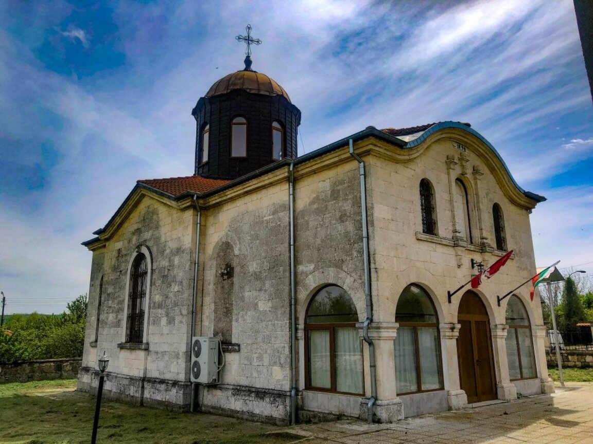 Kisha „Shën Dhimitër i Selanikut“ (Mirovliti) u ndërtua midis viteve 1876 dhe 1892