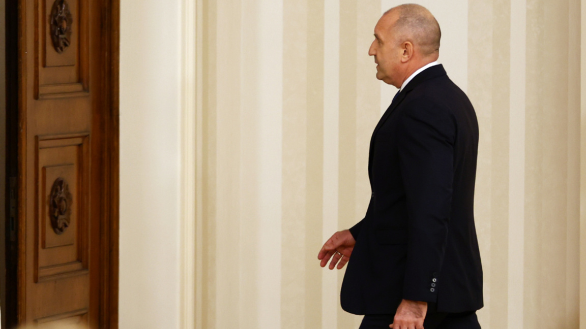 Румен Радев напуска "Дондуков" 2 утре 