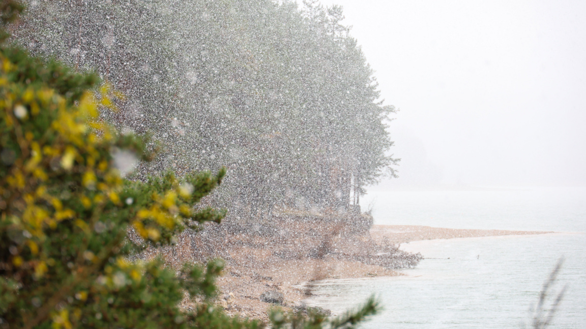 Жълт код за силен вятър, сняг и поледици е обявен в региона 