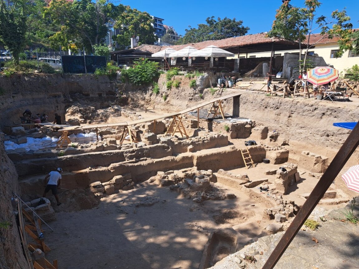 Разкопки на обект "Автогара", местност Провлака, Созопол