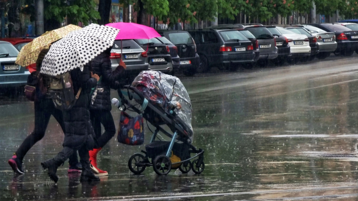 Cloudy and rainy across the country 