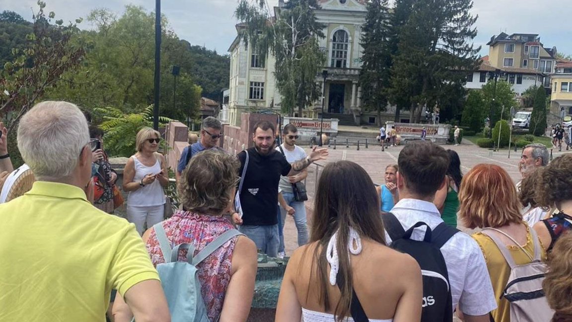 Stricter measures against illegal tour guides are being prepared 