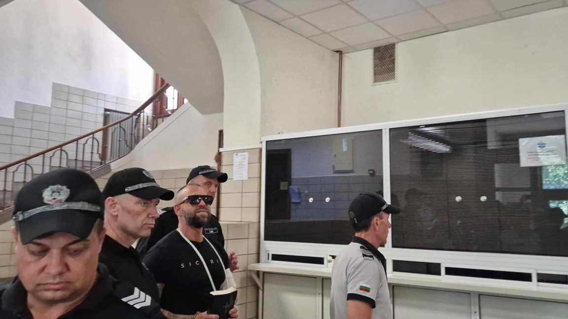 Съдът в Пазарджик пусна под домашен арест тиктокъра Стоян Колев