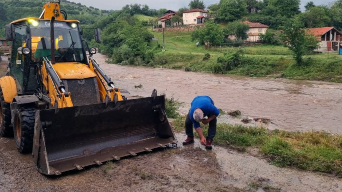 Кампанията в помощ на пострадалите от потопа в с.Тича е успешна