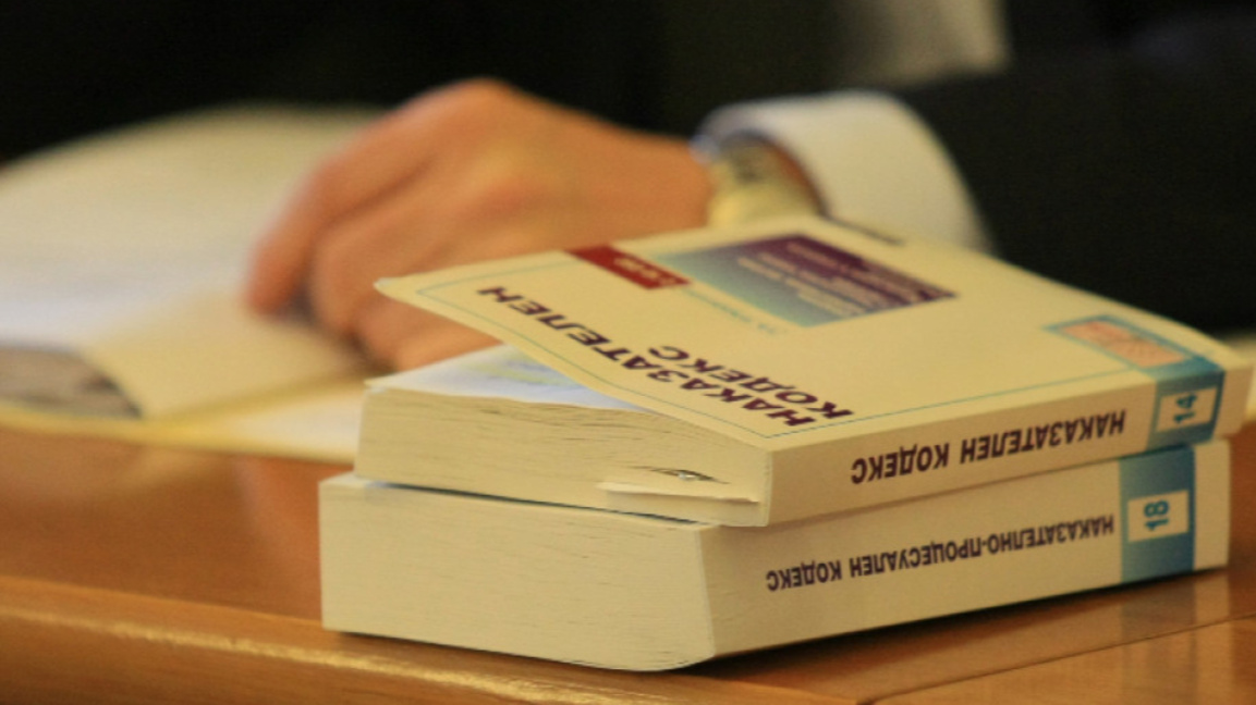 НС: И сексуално посегателство срещу 16-годишни се счита за педофилия
