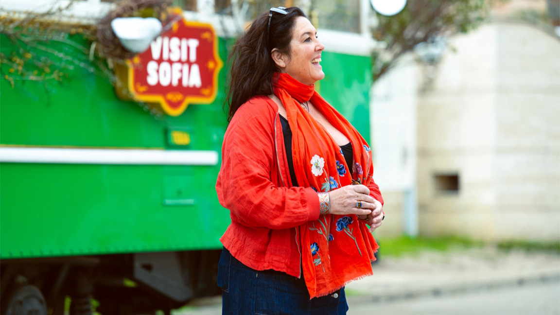 Sofia rejoint la série The Greatest Cities on Earth avec Bettany Hughes