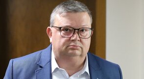Цацаров категоричен – не познавал Мартин Божанов - Нотариуса