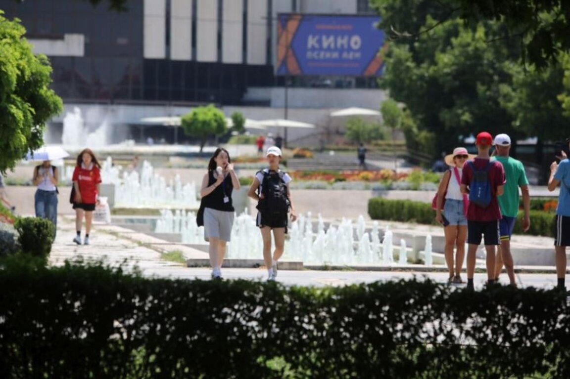 Οι επισκέπτες της πρωτεύουσας από το εσωτερικό και το εξωτερικό αυξάνονται