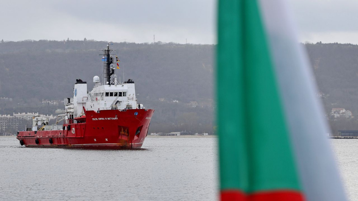 El buque de investigación “Santos Cirilo y Metodio” visita Nesebar
