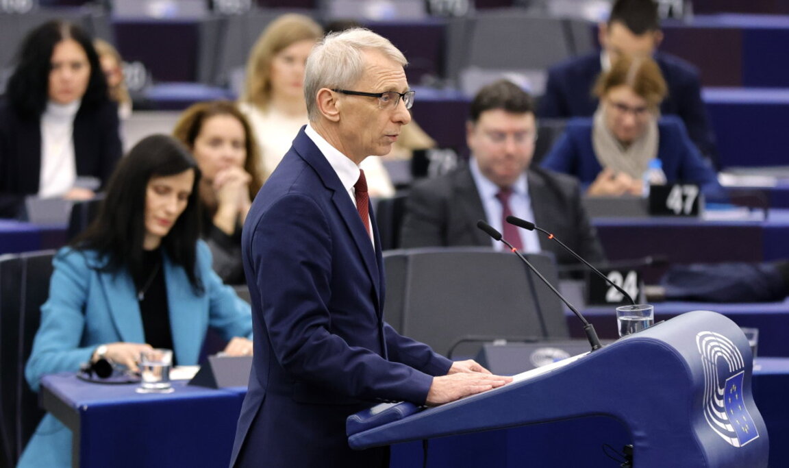 Премиерът Николай Денков говори по време на дебат на тема "Това е Европа" в Европейския парламент в Страсбург, Франция, 22 ноември 2023 г.