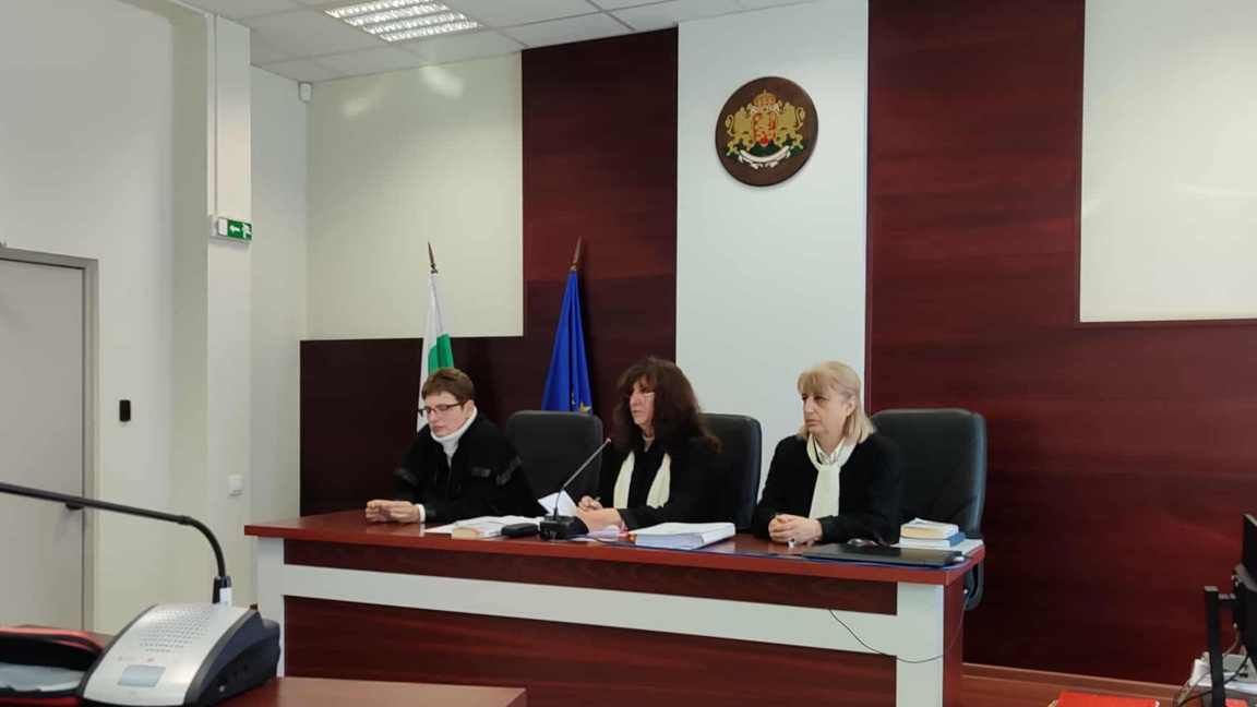 Синята зона - на пауза