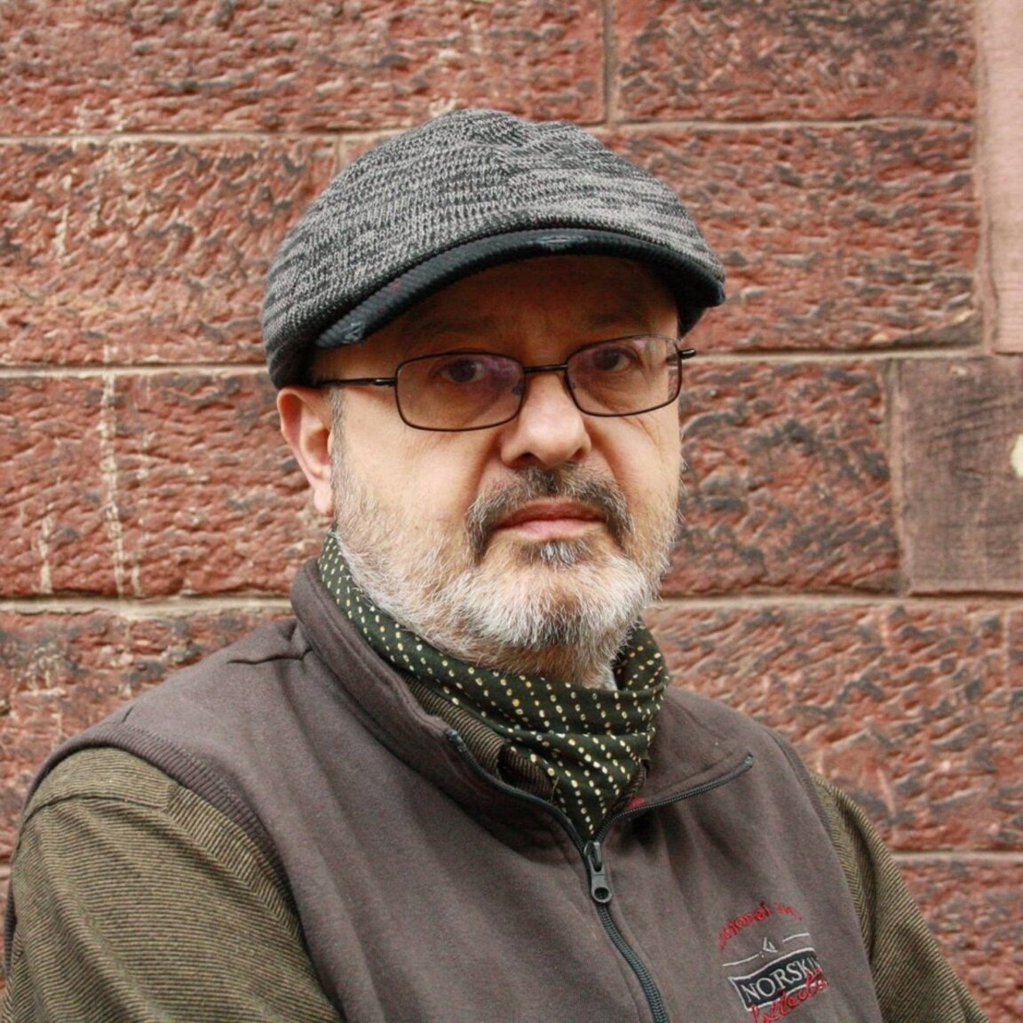 Чавдар Ценов