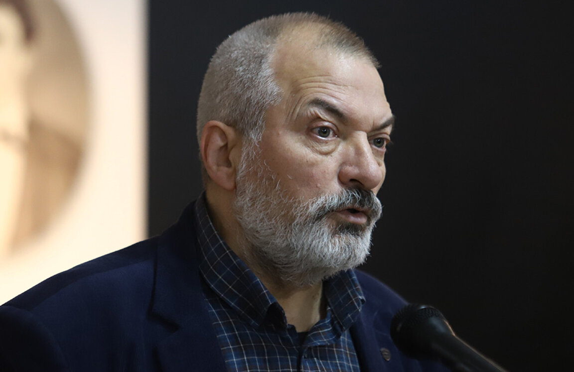 Проф. Пламен Митев