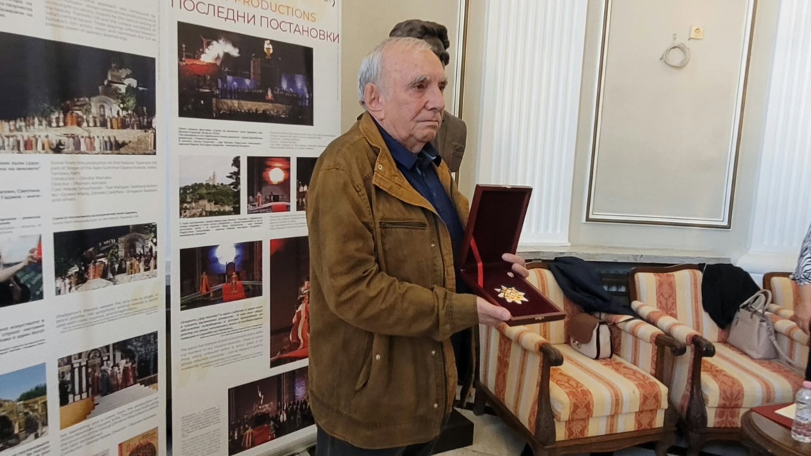 Проф. Милко Коларов