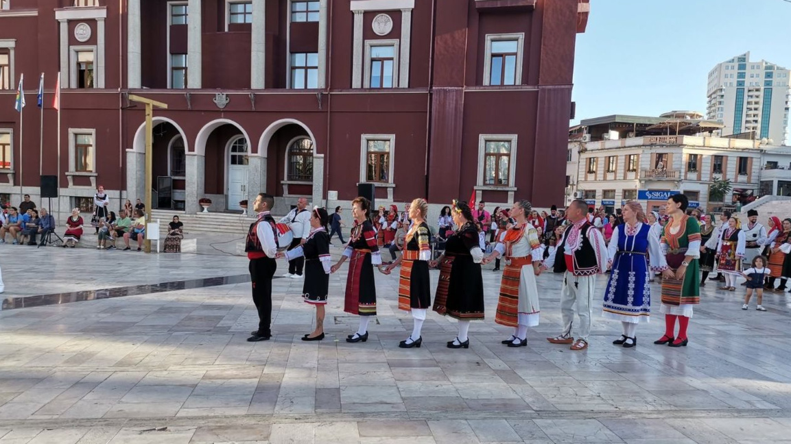 Фолклорен празник обедини България и Албания в Дуръс