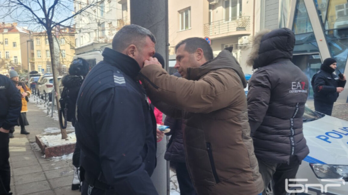 10 полицаи са били ранени по време на протеста на "Възраждане"