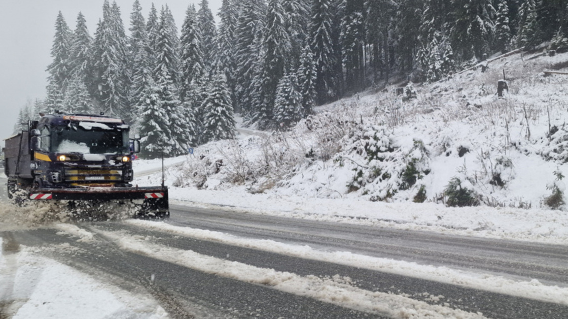 Пътната обстановка в София е нормална при зимни условия