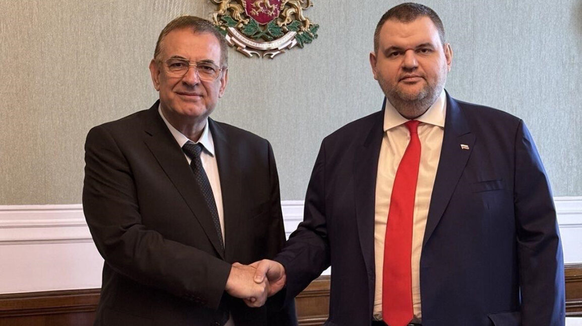 Dzhevdet Chakarov (L) and Delyan Peevski