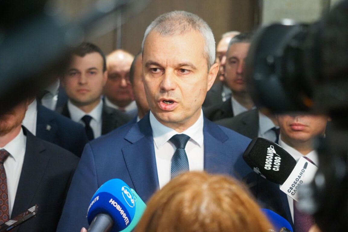 Κοσταντίν Κοσταντίνοφ, ηγέτης της "Αναγέννησης"