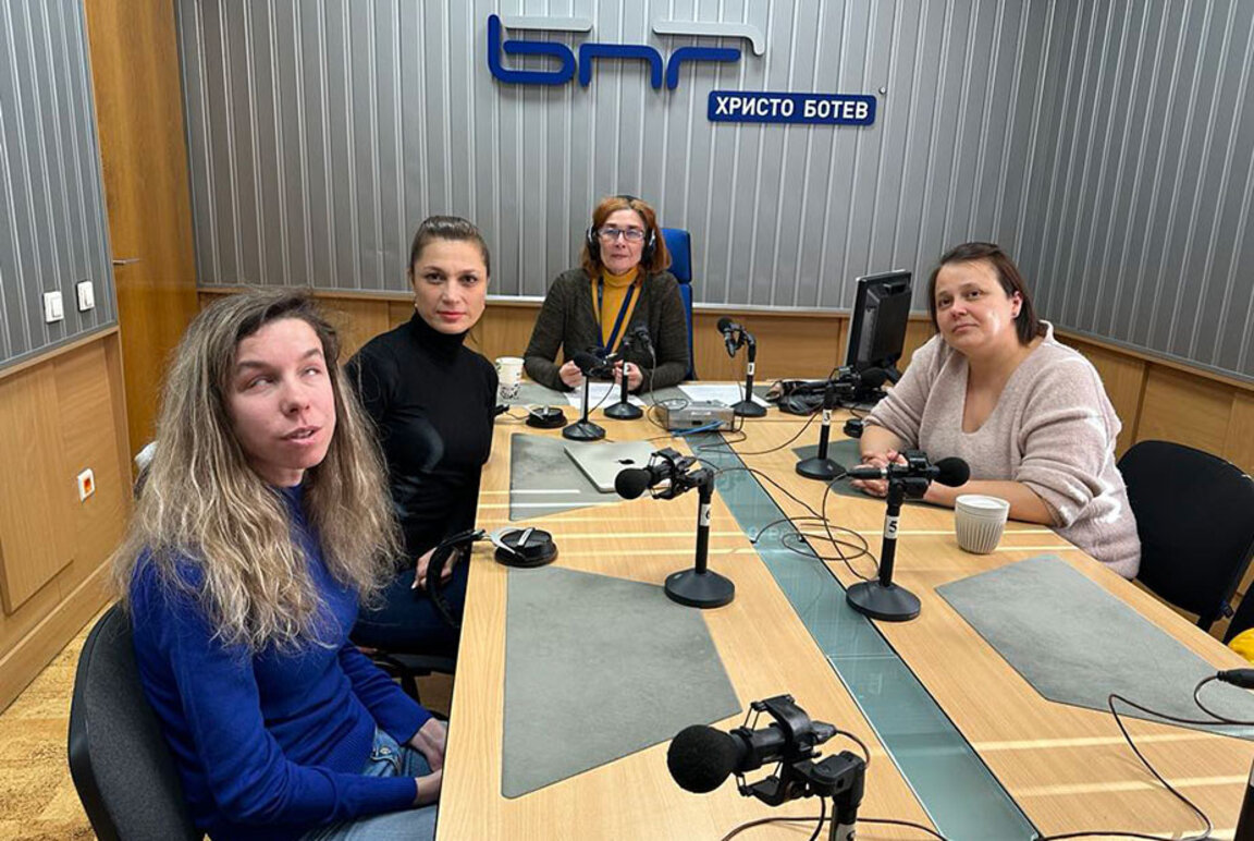 Катрин Димитрова, Антоанета Василева, Цвета Николова и Яна Алексиева (от ляво надясно)
