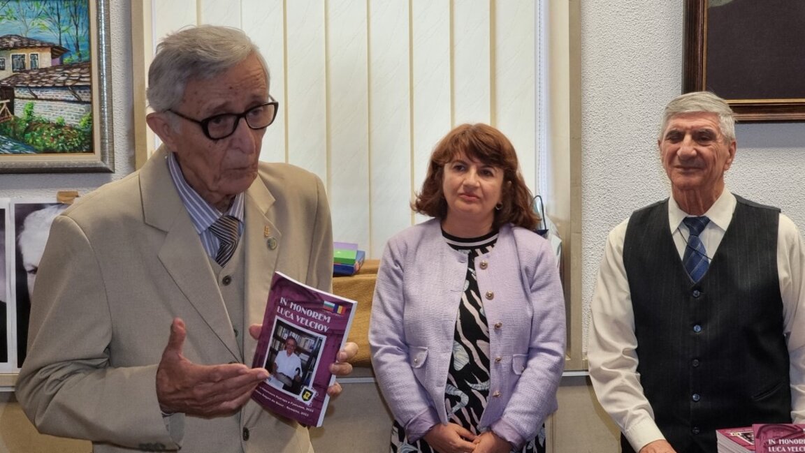 A apărut o carte dedicată lui Luca Velciov - decanul de vârstă al bulgarilor din București