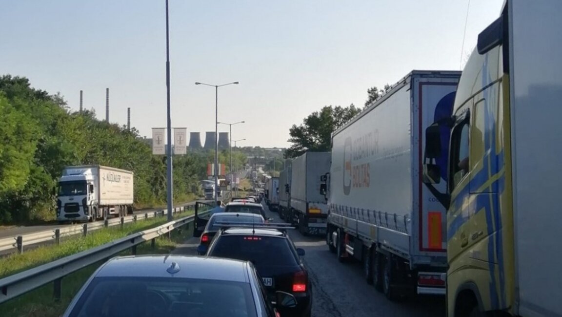 Предлагат изграждането на два нови паркинга към Капитан Андреево