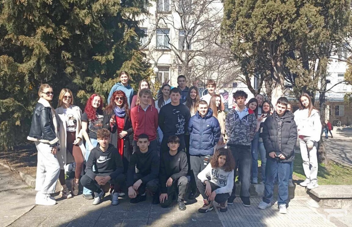 Ученици франкофони организират кампания „От младите българи за самотните майки от различни страни“