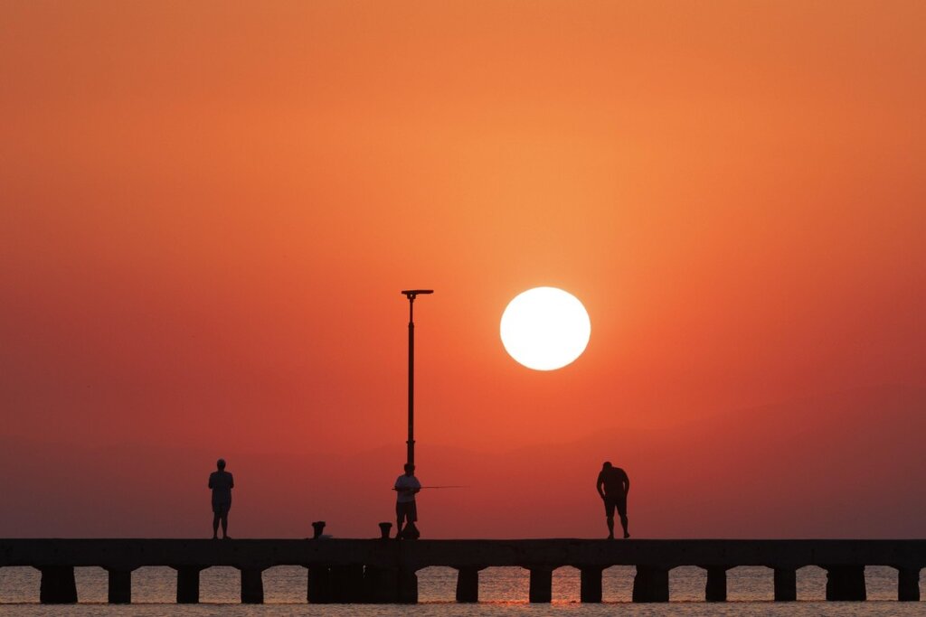 Високи температури и риск от пожари в Гърция