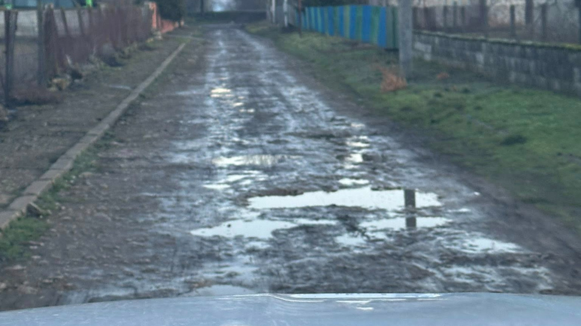 Жители на балчишко село настояват за спешни мерки заради лошо състояние на пътя