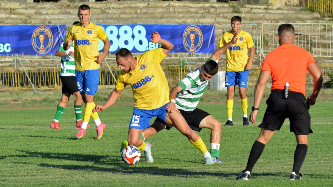 Футболният "Волов" се изправя срещу румънски тим