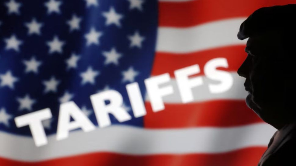 Администрацията на Тръмп работи за увеличаване на временното мито от 10% на 15%