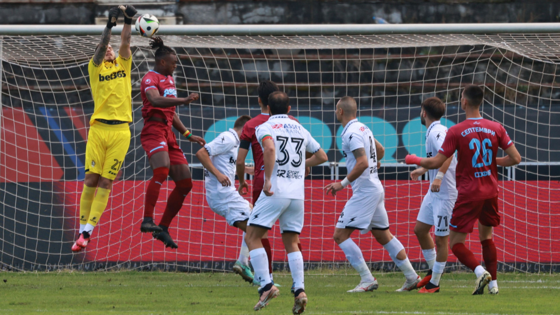 Септември с важен успех в битката за оцеляване в Първа лига