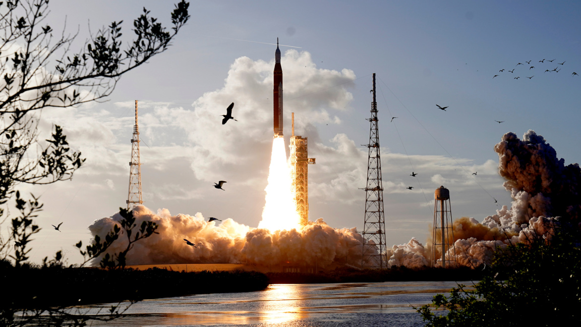 Старт на лунната мисия "Артемис II"