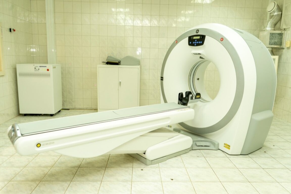 В мездренската болница заработи модерен компютърен томограф