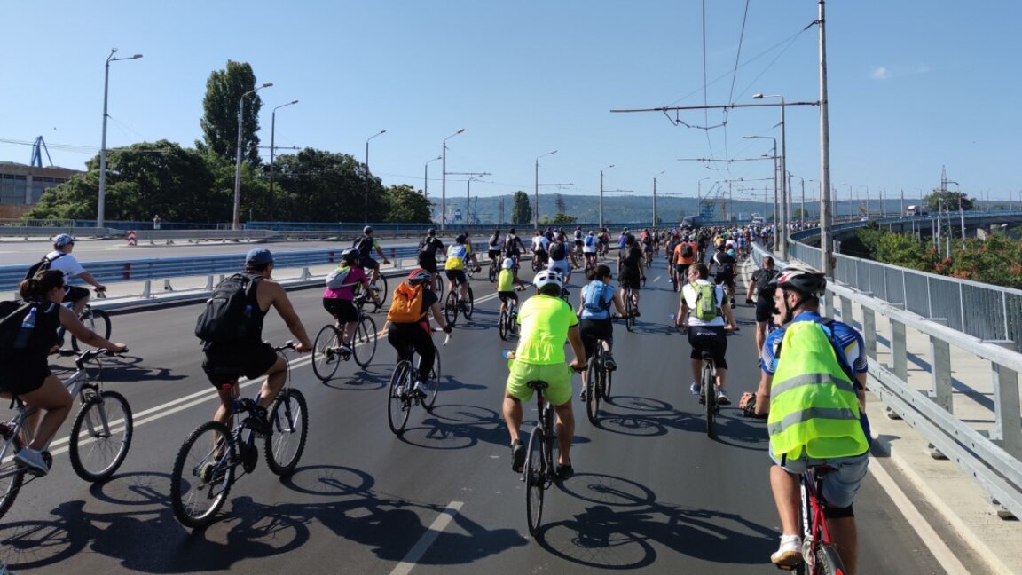 Промени в организацията на движението заради колоездачната обиколка на Варненското езеро в неделя