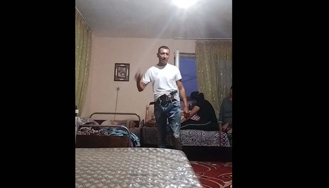 Въоръжен мъж се е барикадирал в имот в санданското село Вълково