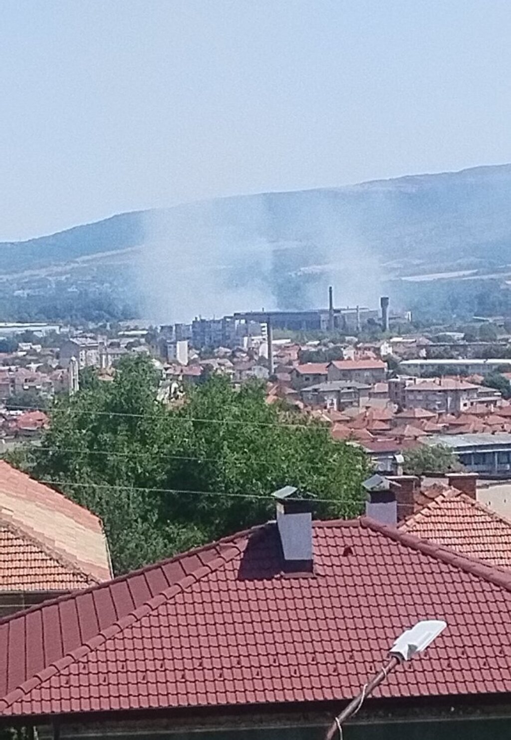 Три леки коли изгоряха в пожар в монтанско село