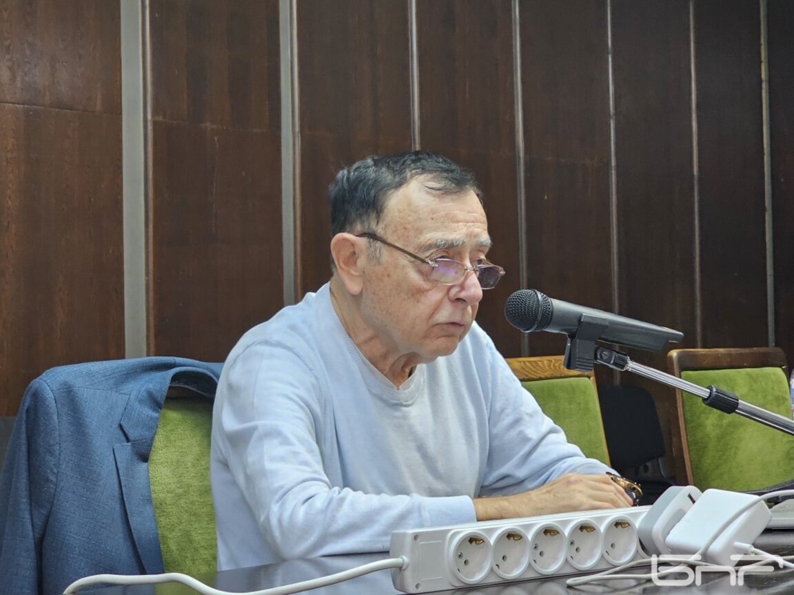 Д-р Артур Кордон: Назряла е необходимостта българските учители да бъдат обучени за работа с ИИ