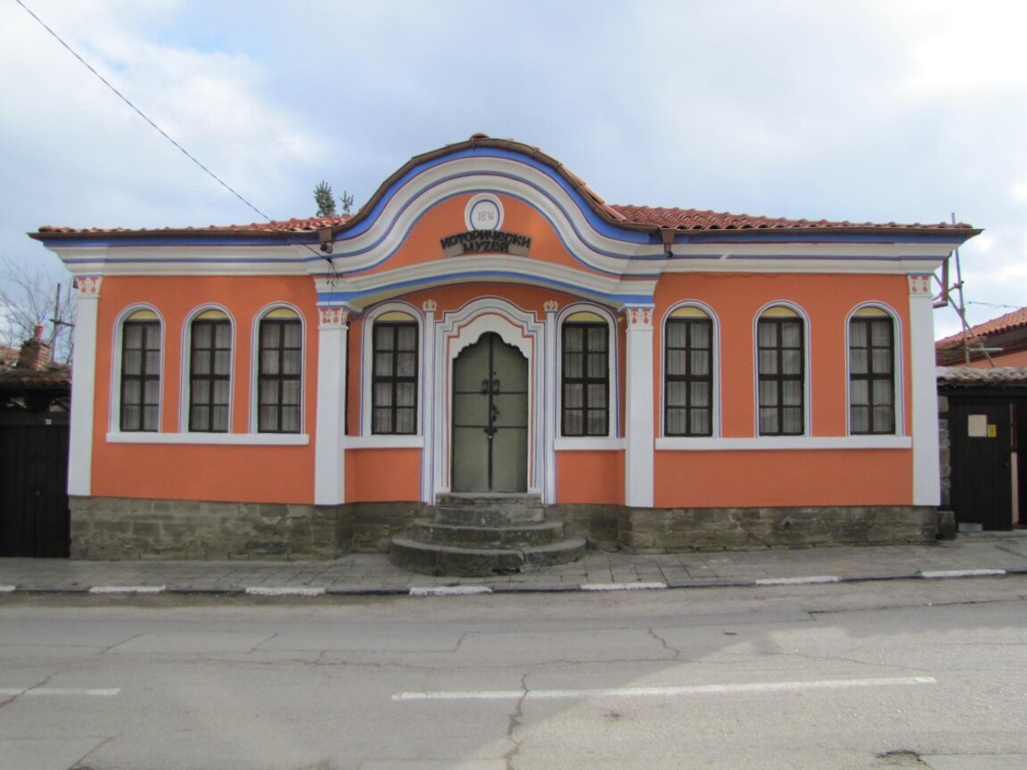 Старият Омуртаг в снимки и спомени