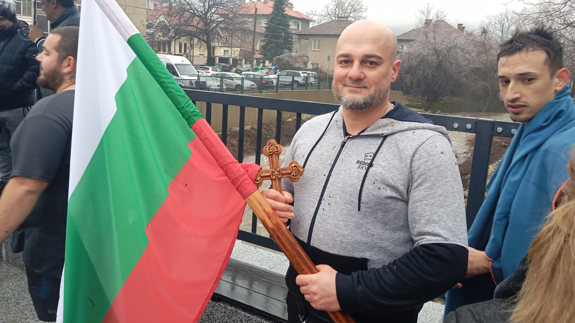 41-годишен мъж извади кръста от Берковска река