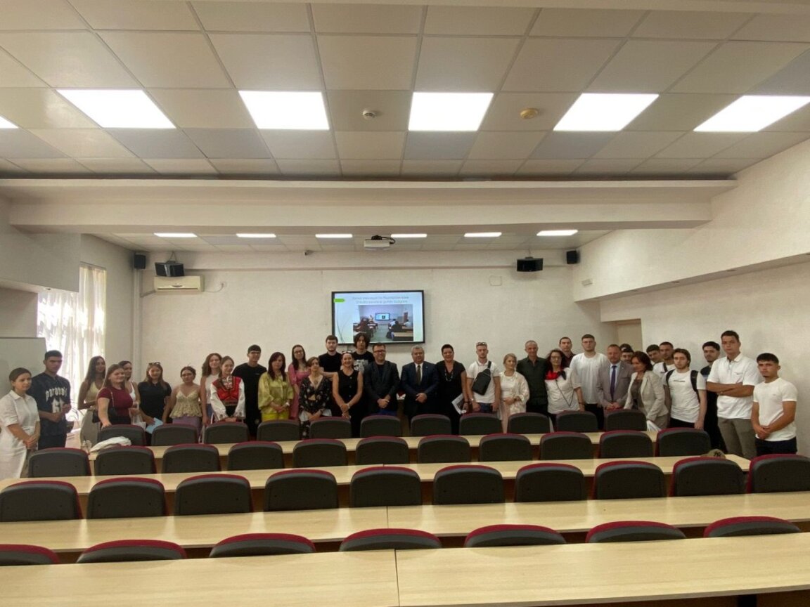 Studentët shqiptarë dhe bullgarë bashkohen në Shkollën Verore të Gjuhës Bullgare