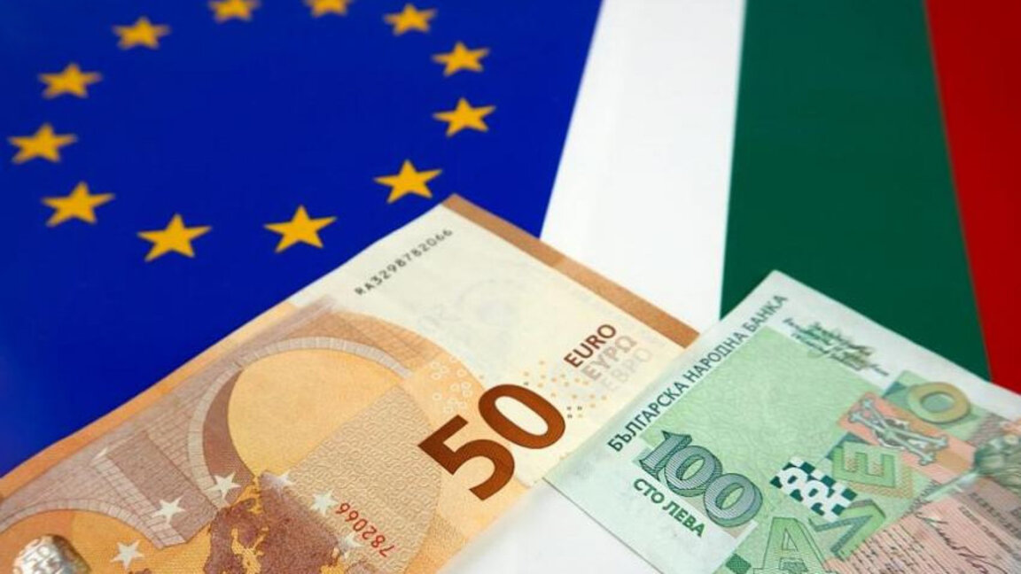 Sondaj: Aproape jumătate dintre bulgari sunt sceptici cu privire la adoptarea monedei euro