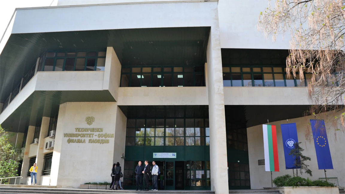 Expériences et robotique à la Foire des sciences de Plovdiv