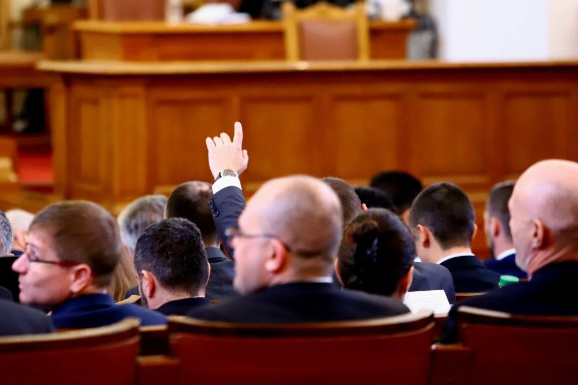 Депутатите приемат окончателно промените в Закона за бюджета