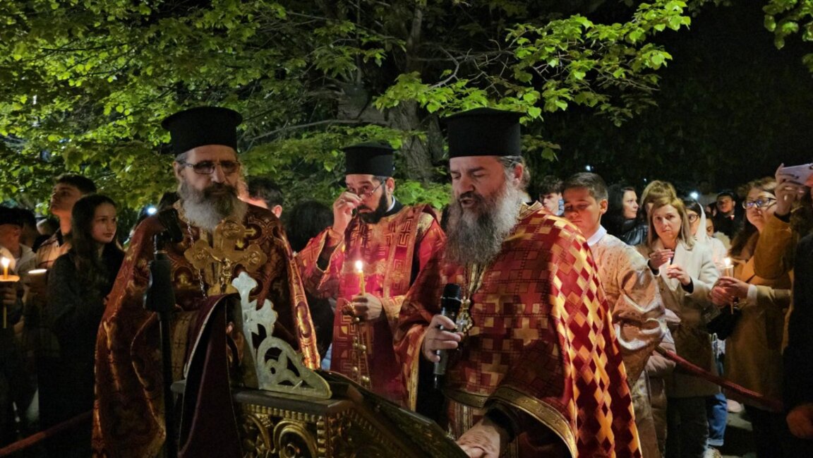 Сливен посрещна Възкресение Христово, празненствата започват