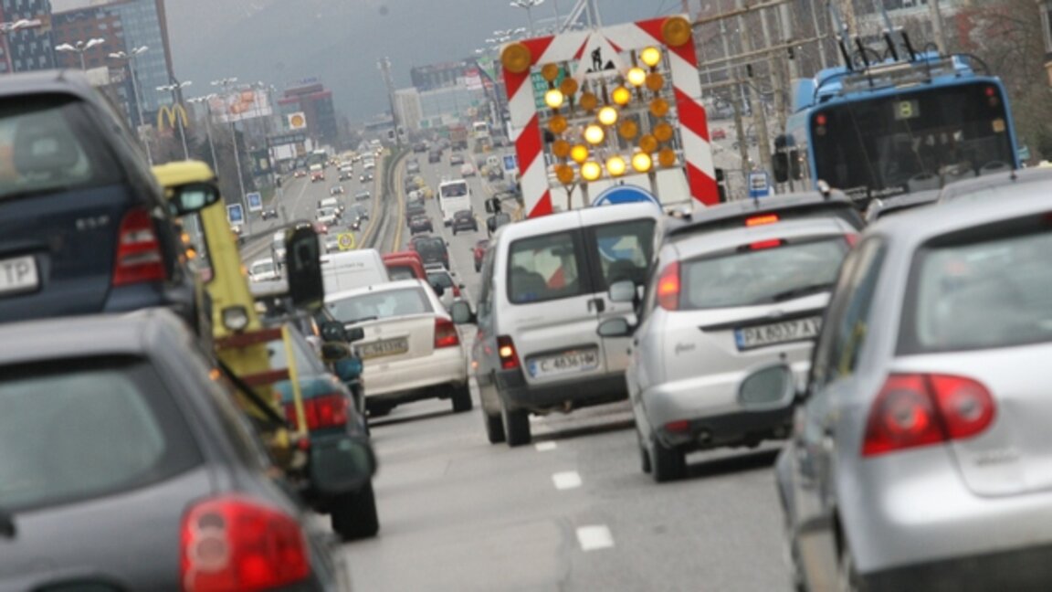 Задръстване на АМ "Тракия" на изхода на София