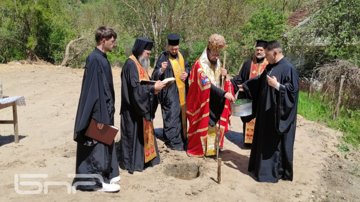 Първа копка на православен храм в Чичил