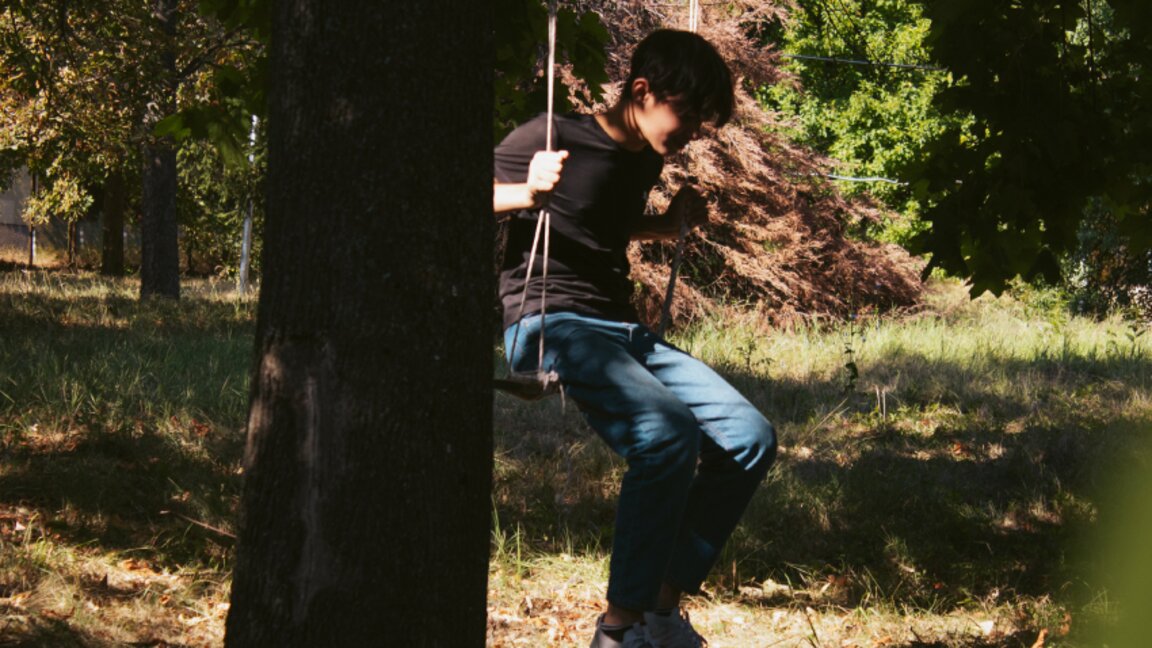 Фотоизложба събира спомените, самотата и труда на седем деца бежанци от Сирия